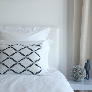 White percale pillowcase 200 TC embroidery awl