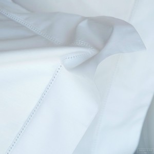 Taie d'oreiller en percale de coton blanc 80 fils jour poinçon