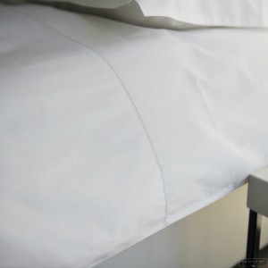Housse de couette en percale de coton blanc 80 fils jour poinçon