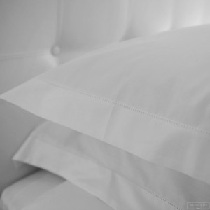 White percale pillowcase 200 TC embroidery awl