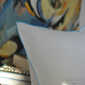 Taie d'oreiller lin lavé blanc bourdon turquoise