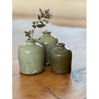 Petit vase en argile...